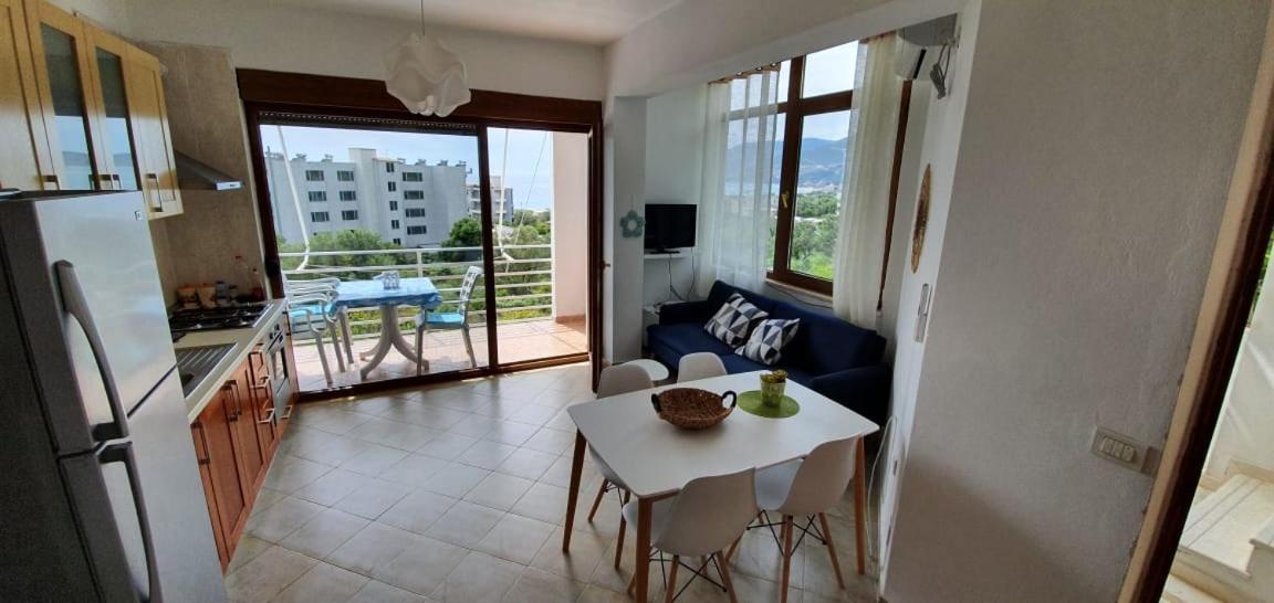 Seaview Apartment Borsh Ngoại thất bức ảnh