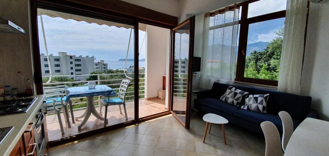 Seaview Apartment Borsh Ngoại thất bức ảnh