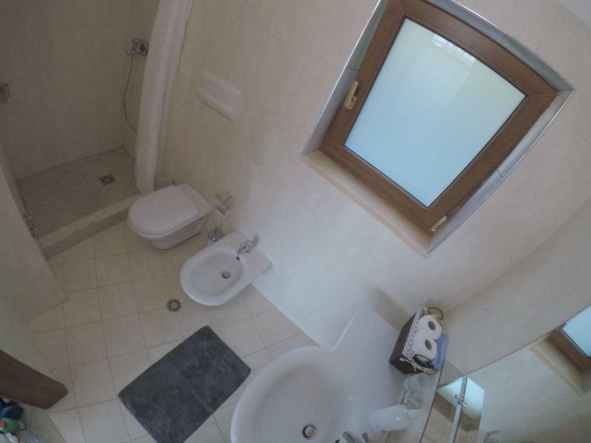 Seaview Apartment Borsh Ngoại thất bức ảnh