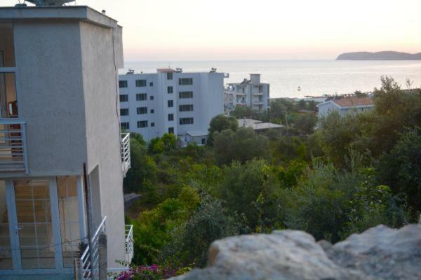 Seaview Apartment Borsh Ngoại thất bức ảnh