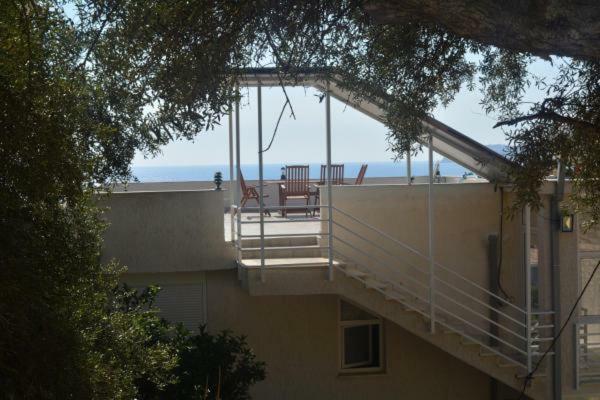 Seaview Apartment Borsh Ngoại thất bức ảnh